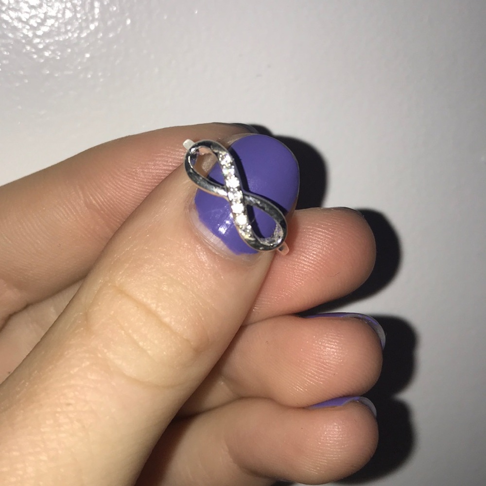 Darling diamond infinity ring - Picture 3 of 7